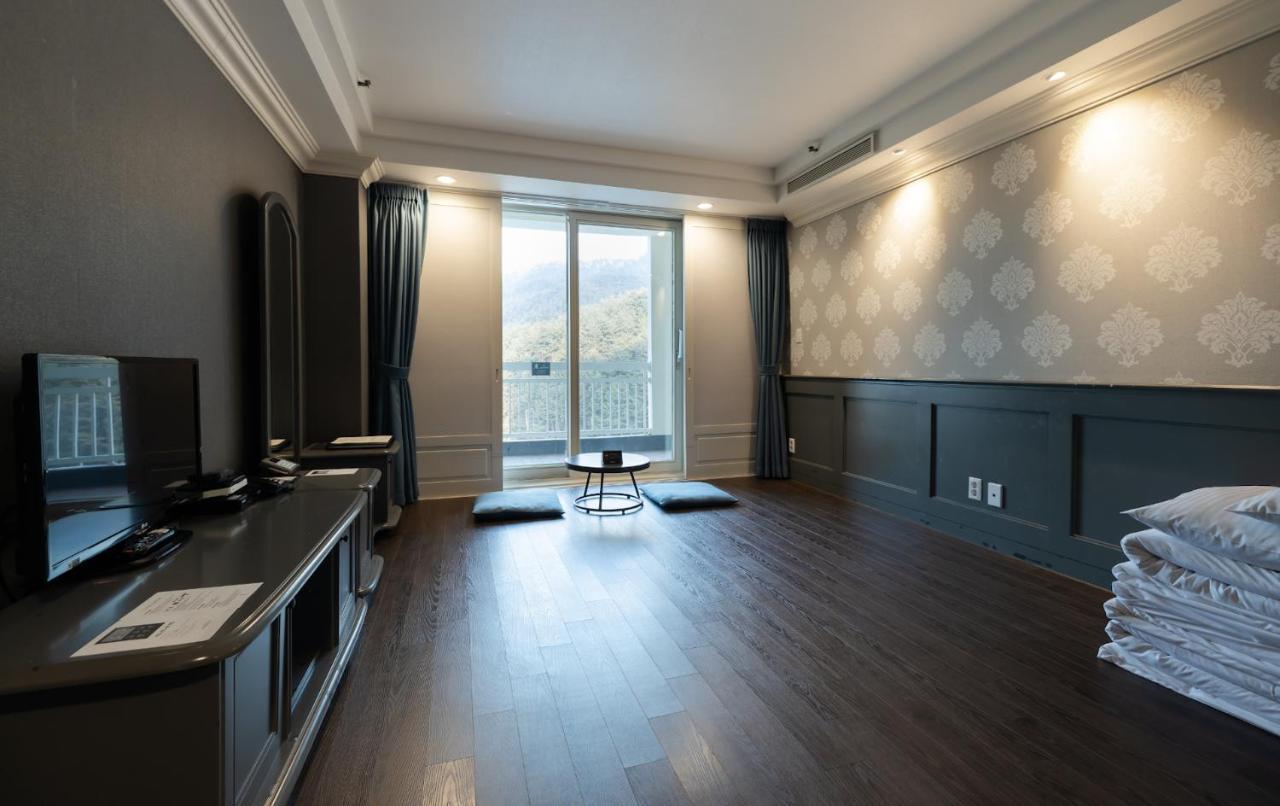Kensington Hotel Пьончан Екстериор снимка