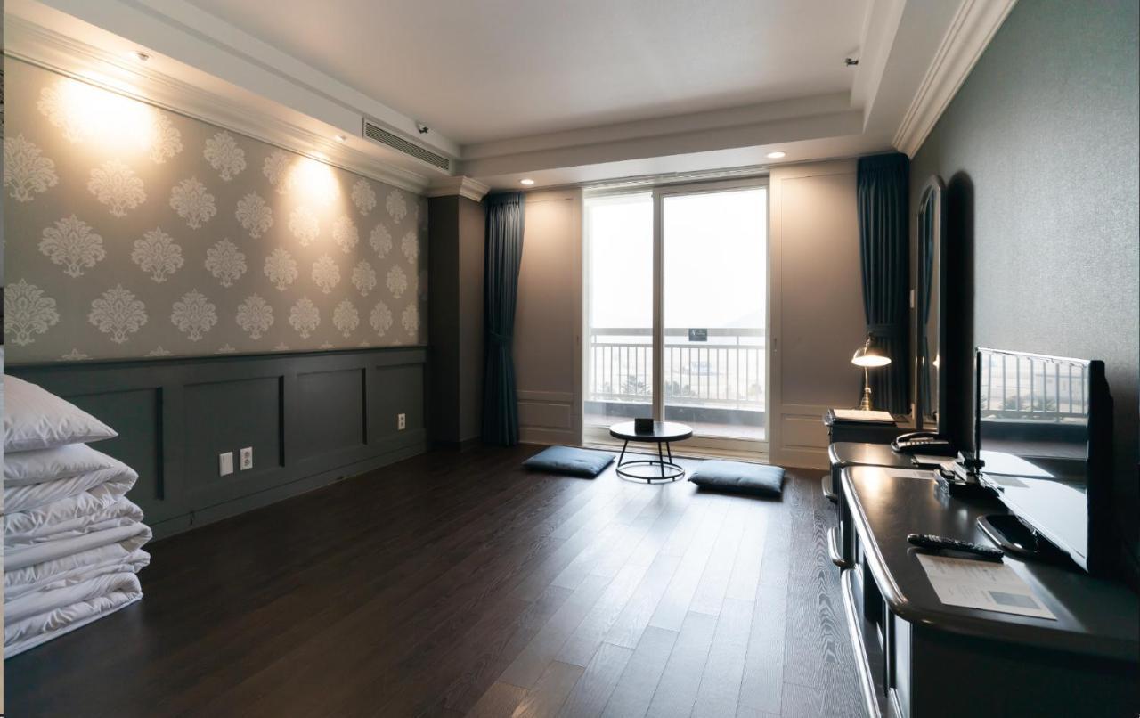 Kensington Hotel Пьончан Екстериор снимка