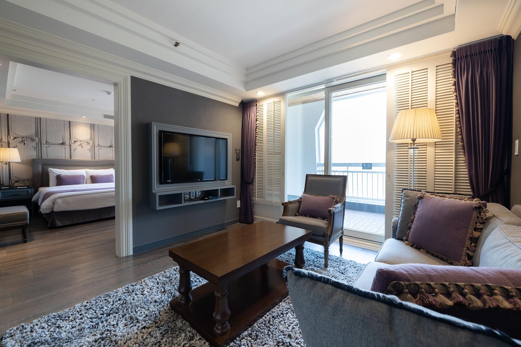 Kensington Hotel Пьончан Екстериор снимка
