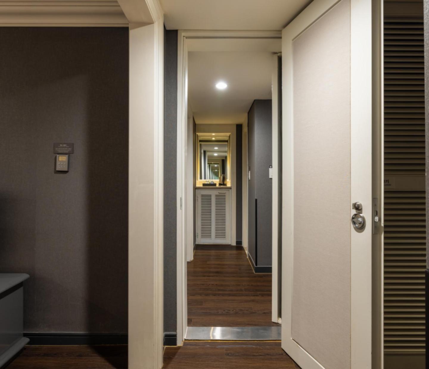 Kensington Hotel Пьончан Екстериор снимка
