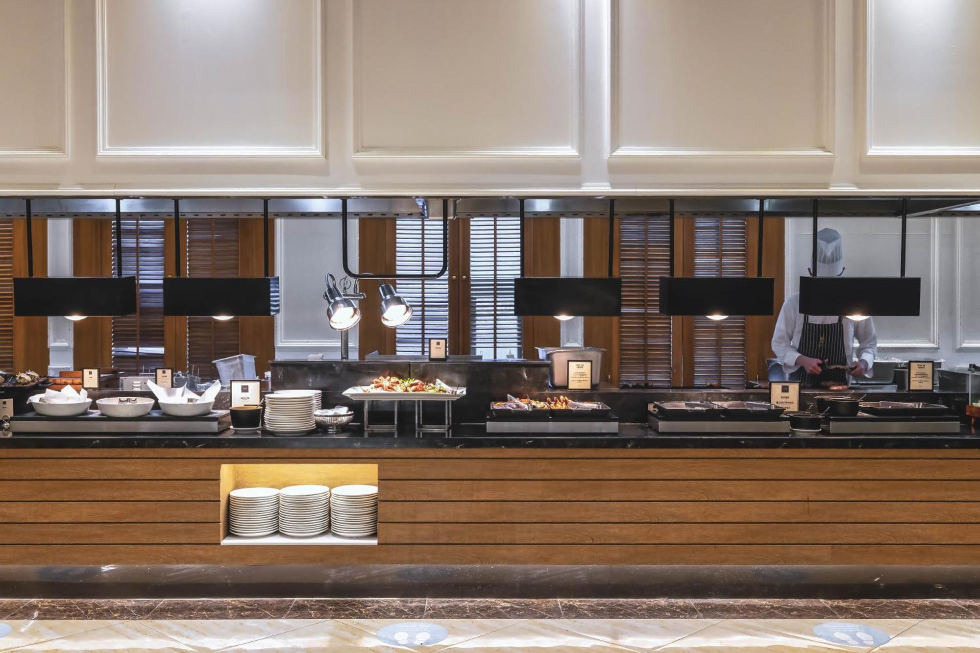 Kensington Hotel Пьончан Екстериор снимка
